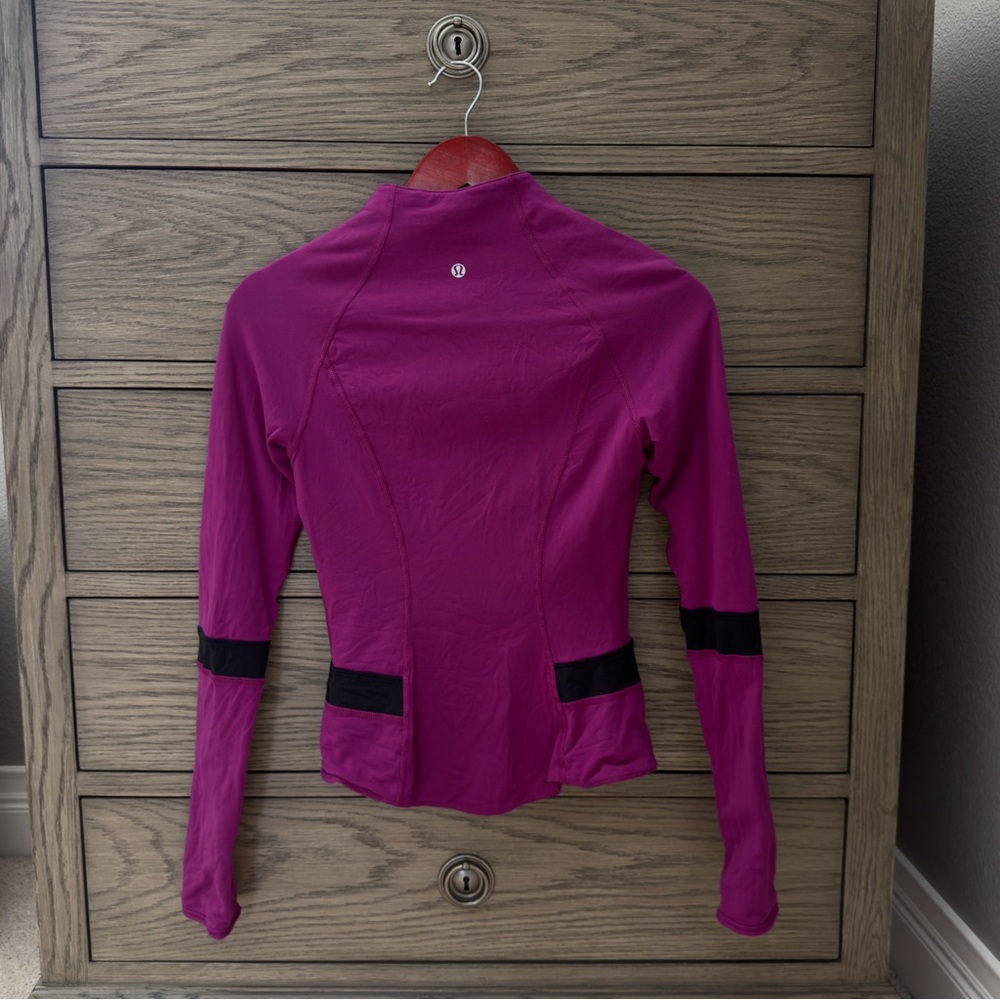lululemon athletica Magenta/Purple Zip Front Ski Jacket with Black Accents - Picture 2 of 2